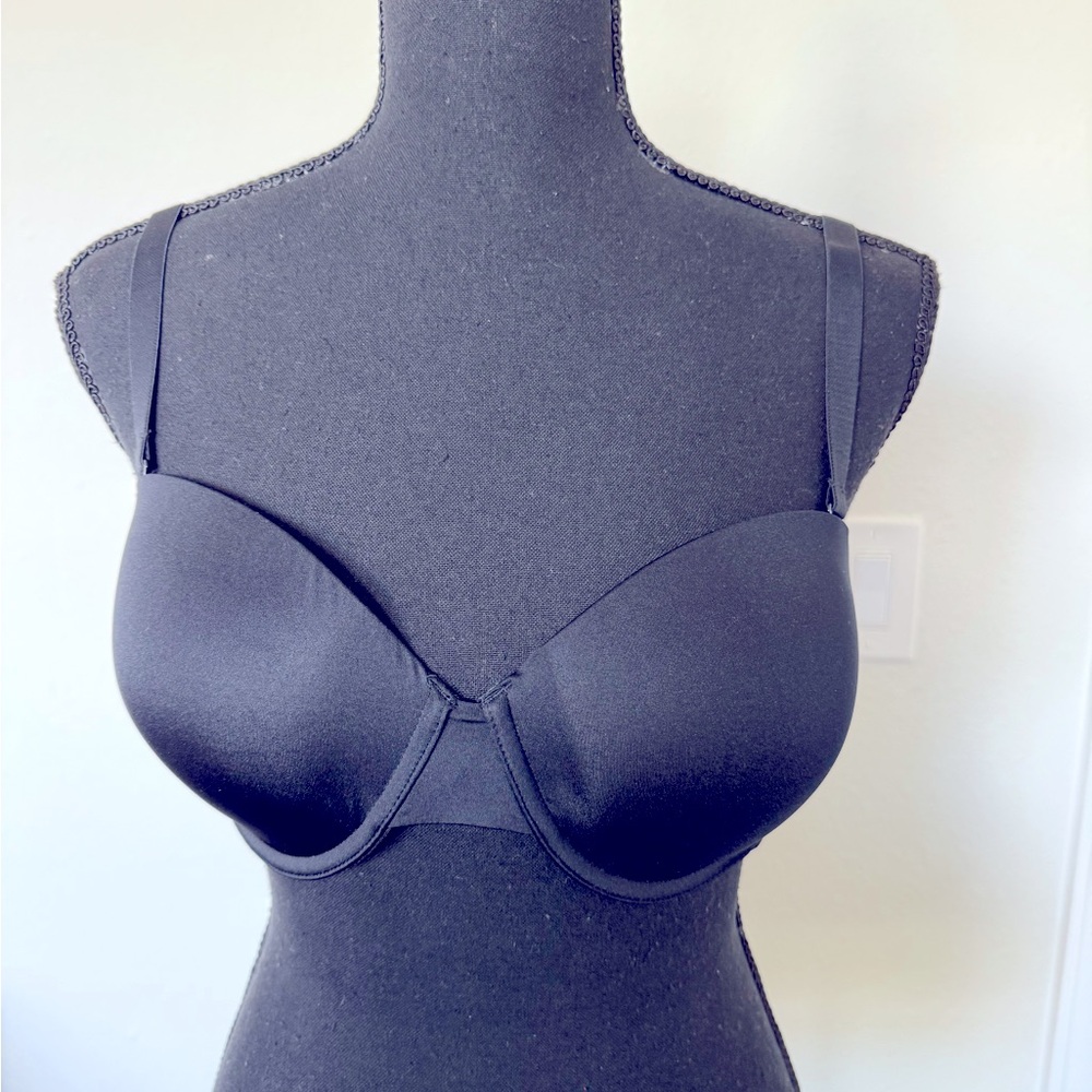 GapBody Black Underwire strap/strapless Bra
NWT 
Size 36C